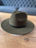 Donkergroene cowboyhoed, nieuw met gespje., Ophalen of Verzenden, Nieuw, One size fits all, Hoed