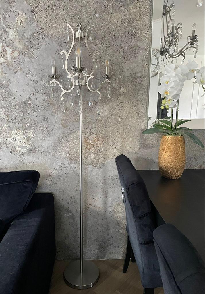 Elegante Staande Lamp met Kristallen, Huis en Inrichting, Lampen | Vloerlampen, Zo goed als nieuw, 200 cm of meer, Metaal, Ophalen of Verzenden