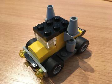 lego truck 7223 een stoere gele truck. beschikbaar voor biedingen