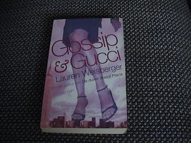 Gossip & Gucci - Lauren Weisberger - playboy roddelbladen, Ophalen of Verzenden, Gelezen, Lauren Weisberger