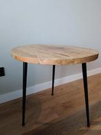 Leuk mangohouten bijzettafeltje, Rond, 55 tot 75 cm, Zo goed als nieuw, Industriëel