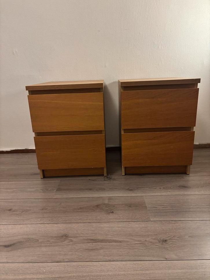Twee Malm nachtkastjes, Huis en Inrichting, Slaapkamer | Nachtkastjes, Gebruikt, Minder dan 55 cm, Minder dan 45 cm, Hout, Ophalen of Verzenden