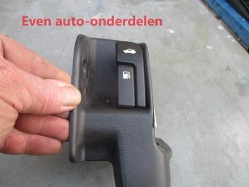 tankklep en kofferbak open corolla E 10 beschikbaar voor biedingen