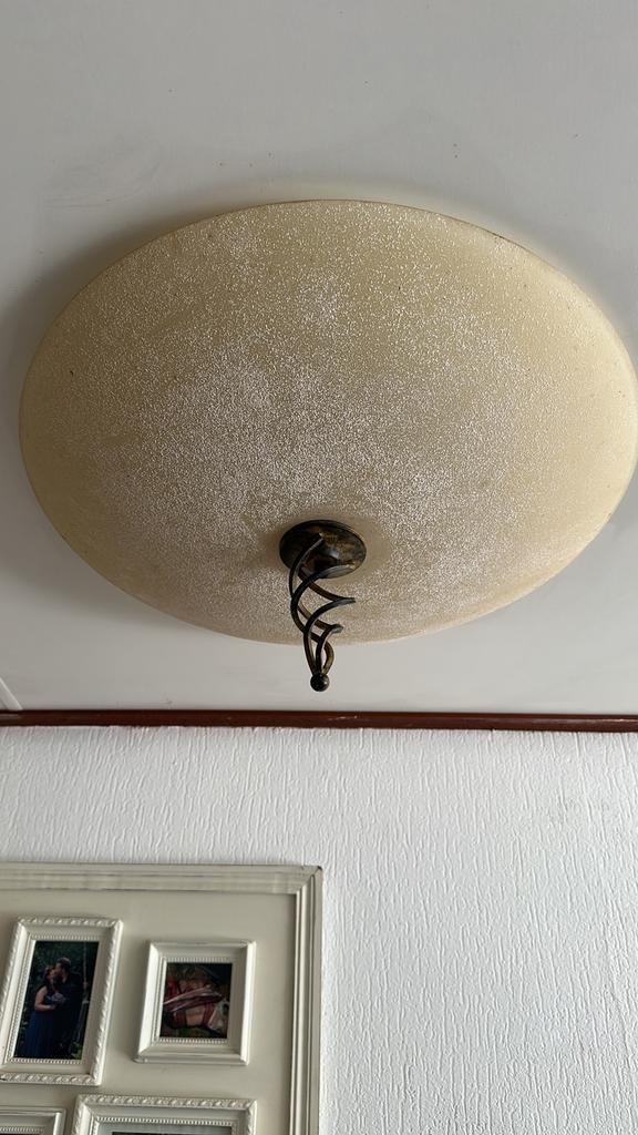 Sfeervolle hanglamp – beige met wit relief, Huis en Inrichting, Lampen | Hanglampen, Zo goed als nieuw, 50 tot 75 cm, Glas, Ophalen