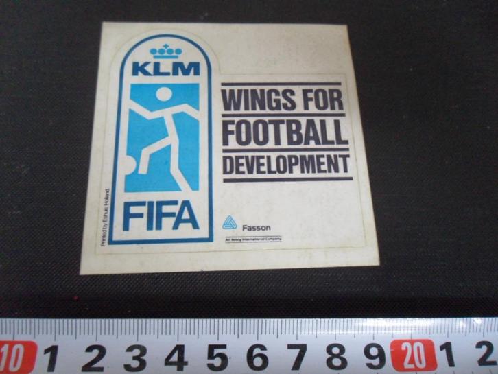 sticker KLM FIFA wings for foofball development *, Verzamelen, Stickers, Zo goed als nieuw, Bedrijf of Vereniging, Ophalen