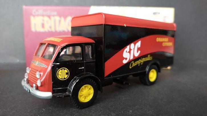 Renault Faineant Fourgon Sic Oranges 1:50 Corgi Heritage Pol, Hobby en Vrije tijd, Modelauto's | 1:50, Zo goed als nieuw, Bus of Vrachtwagen