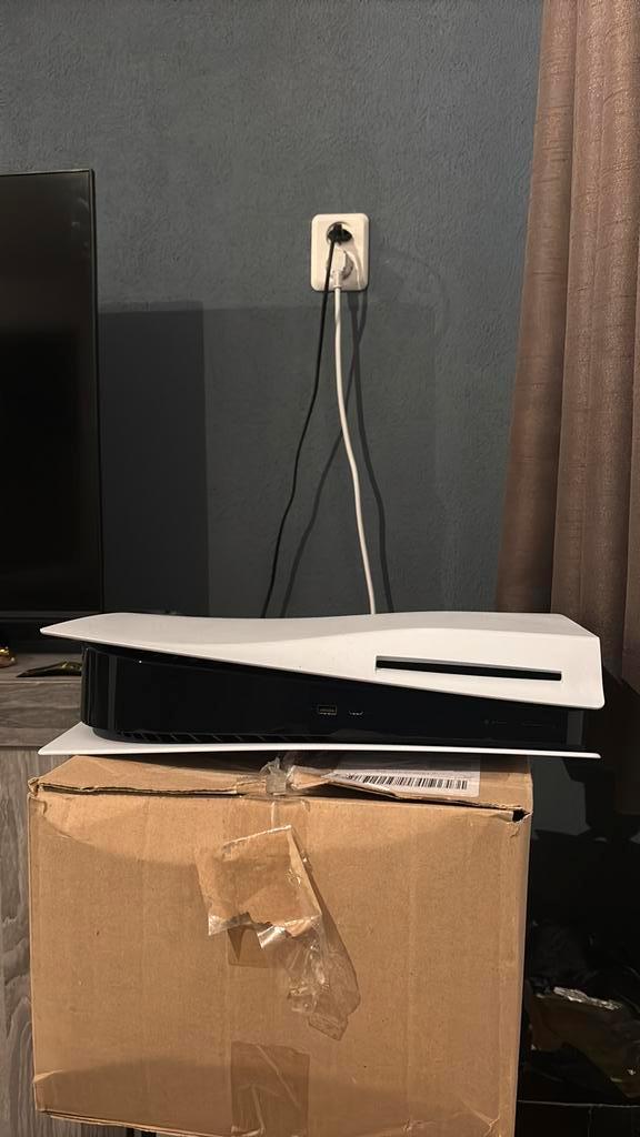 Ps5 Disk Versie, Spelcomputers en Games, Spelcomputers | Sony PlayStation 5, Zo goed als nieuw, Ophalen of Verzenden