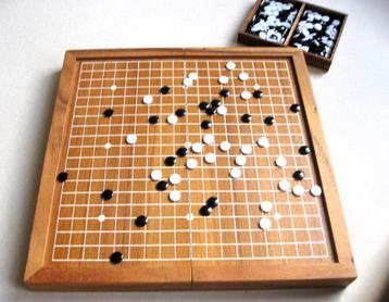 Compleet Go spel in mooie houten doos beschikbaar voor biedingen
