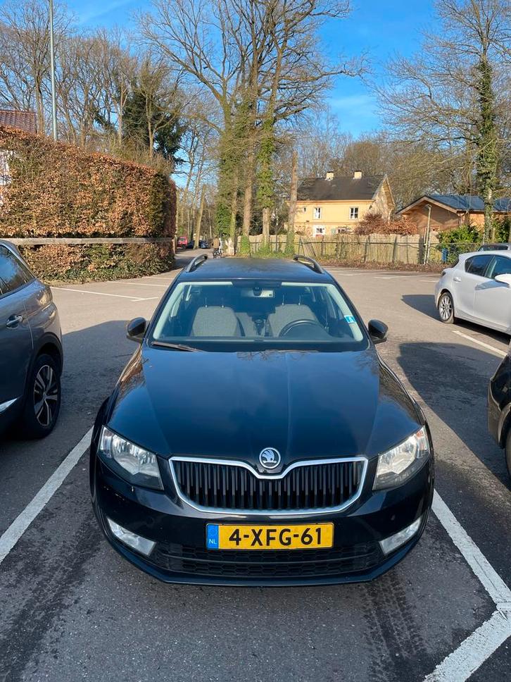 Skoda Octavia 1.2 TSI 77KW Combi 2014 Zwart, Auto's, Skoda, Particulier, Octavia, Benzine, A, Hatchback, Handgeschakeld, Origineel Nederlands