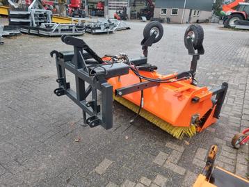 Veegmachine hydraulisch met opvangbak  beschikbaar voor biedingen
