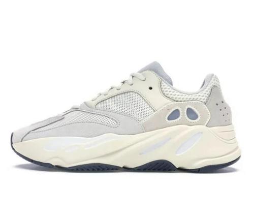 Yeezy 700 Analog, Kleding | Heren, Schoenen, Zo goed als nieuw, Sneakers of Gympen, Overige kleuren, Ophalen of Verzenden