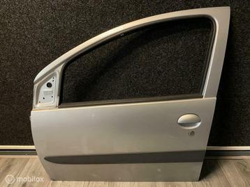 Toyota Aygo 107 C1 ('05-'14) 5DRS Portier Deur Linksvoor 1E7 beschikbaar voor biedingen