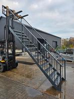 Stalen trap antraciet. Hoog 2,85 mtr. Nob167, Doe-het-zelf en Verbouw, Ladders en Trappen, Ophalen, Zo goed als nieuw, 2 tot 4 meter