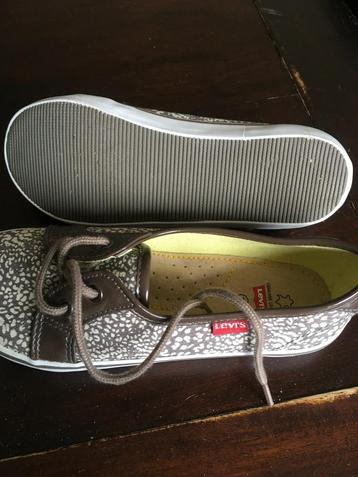LEVI'S gympen / schoenen bruin / wit NIEUW maat 34 DB beschikbaar voor biedingen
