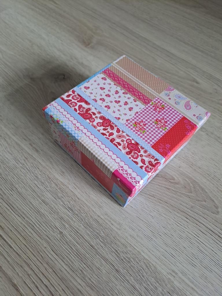 Schattig kartonnen opbergdoosje met deksel Xenos, Huis en Inrichting, Ophalen of Verzenden, Zo goed als nieuw