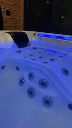 Zo goed als nieuwe jacuzzi - 9 maanden oud, Ophalen, Afdekzeil, Zo goed als nieuw, Inbouw