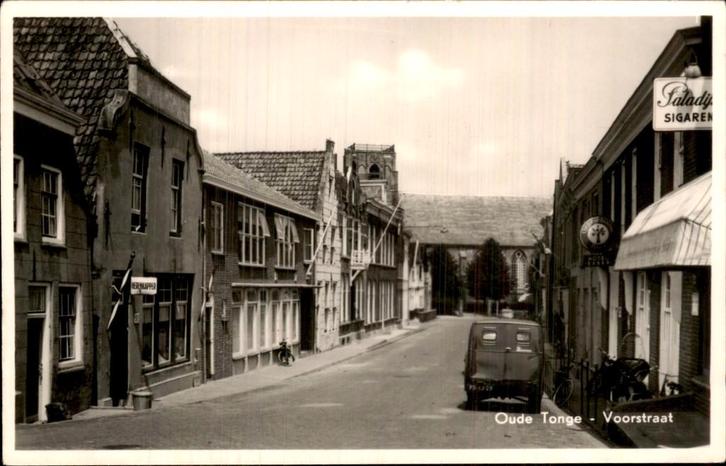 Oude Tonge - Voorstraat - Straatzicht, Verzamelen, Ansichtkaarten | Nederland, Ongelopen, Zuid-Holland, 1940 tot 1960, Ophalen of Verzenden