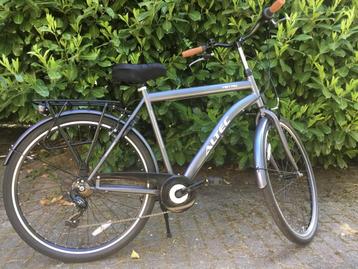Herenfiets, damesfiets, set fietsen, fietsenset, Altec fiets beschikbaar voor biedingen