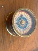 Antiek messing kompas, Ophalen