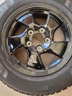 Hyundai 15 inch velgen met winterbanden, 15 inch, Velg(en), Winterbanden, Ophalen