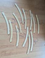 12 baby kledinghangers, Ophalen