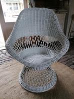 Vintage rotan rieten stoel, kuipstoel, Huis en Inrichting, Stoelen, Riet of Rotan, Gebruikt, Wit, Eén