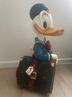 Disney Donald Duck beeld met koffer, Verzamelen, Beelden en Beeldjes, Fantasy, Zo goed als nieuw, Ophalen
