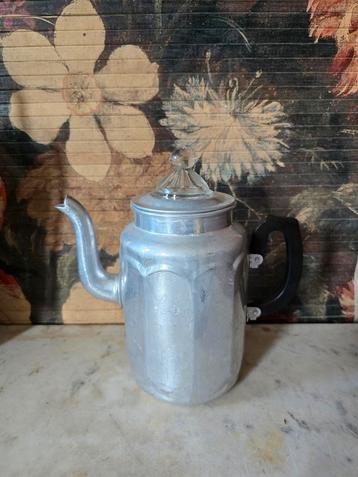 Grote aluminium pruttelpot glazen knop  beschikbaar voor biedingen