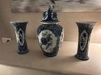 Delfts blauw vaas vazen  kaststel, Antiek en Kunst, Antiek | Vazen, Ophalen
