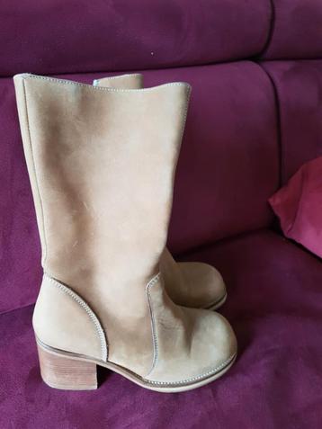 @ Beige leren laarzen - Maat 38 hakhoogte 7 cm beschikbaar voor biedingen