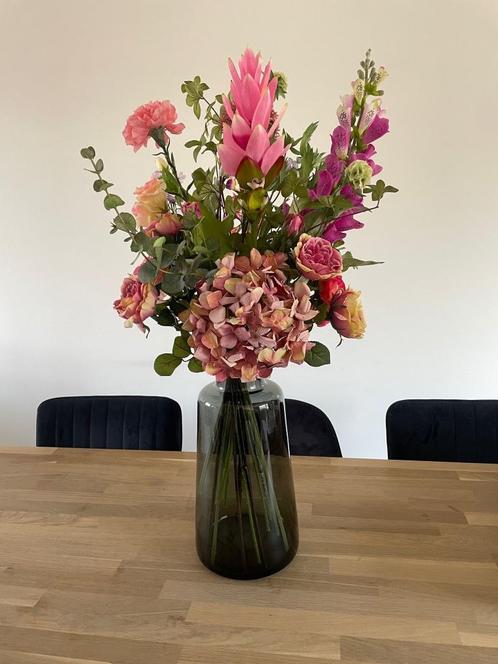 Zijden kunstbloemen boeket Blooming Good, Huis en Inrichting, Woonaccessoires | Kunstplanten en Kunstbloemen, Zo goed als nieuw