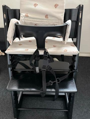 Stokke tripp trapp Kinderstoel met Kussenset en Gordel beschikbaar voor biedingen