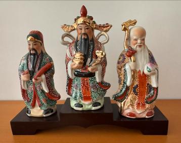 Vintage aardewerk beelden van Chinese godheden "Fu Lu Shou" beschikbaar voor biedingen