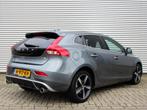 Volvo V40 1.5 T3 Polar+ Sport Automaat / Panoramadak / 17" v, Auto's, Volvo, Te koop, Zilver of Grijs, Emergency brake assist