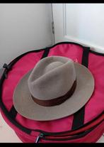 Handgemaakt Signes Fedora hoed (Jos van Dijck), Hoed, Signes, Ophalen of Verzenden, 57 cm (M, 7⅛ inch) of minder