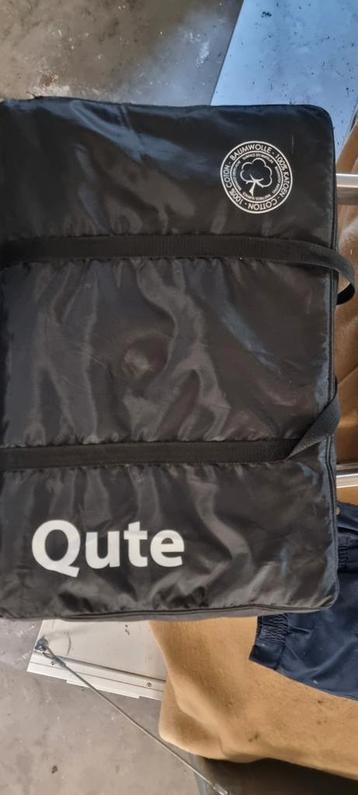 Campingbed matras van qute  beschikbaar voor biedingen