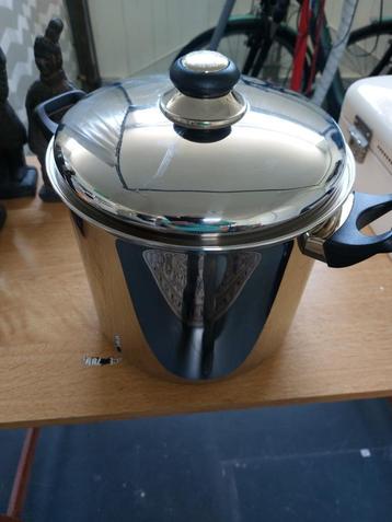 Prachtige soeppan in luxe uitvoering 12 liter beschikbaar voor biedingen