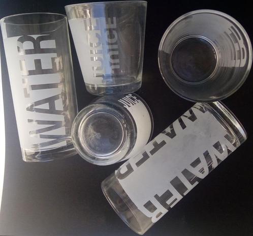 Glazen Juice en Water (vijf stuks totaal), Verzamelen, Glas en Borrelglaasjes, Gebruikt, Verzenden