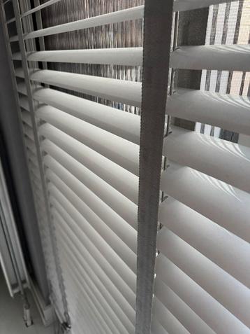 5x Aluminium jaloezien MOET SNEL WEG beschikbaar voor biedingen