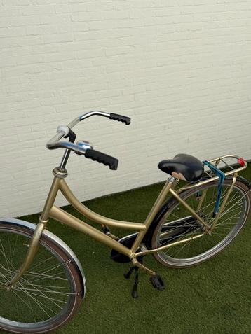 Stap fiets beschikbaar voor biedingen