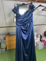 Donkerblauwe satijnen galajurk - 1x gedragen, Kleding | Dames, Gelegenheidskleding, Ophalen of Verzenden, Gedragen, Blauw, Galajurk