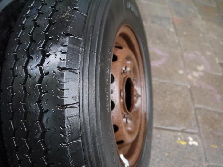 nog 2 x  14 inch velgen, mercedes 206D  Hanomag, Auto-onderdelen, Banden en Velgen, Velg(en), All Season, 14 inch, Bestelwagen