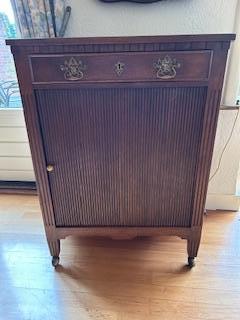 Antiek Kastje op Wielen met Roldeur - TV Meubel, Antiek en Kunst, Antiek | Meubels | Kasten, Ophalen