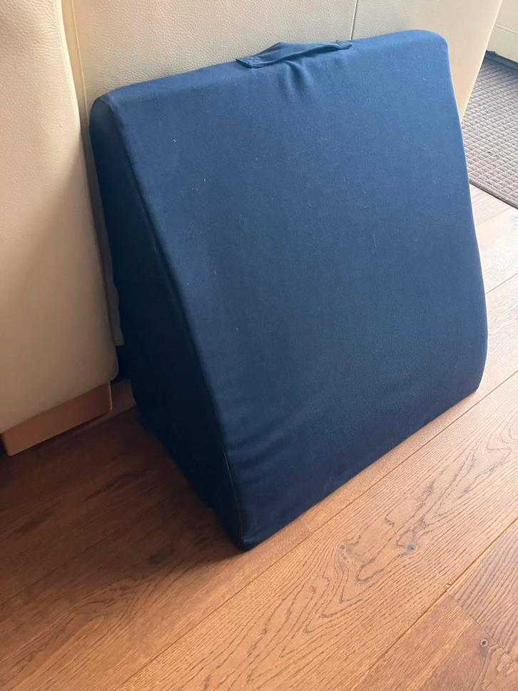 Multi Wigkussen - zwart-afneembarehoes, Huis en Inrichting, Woonaccessoires | Kussens, Zo goed als nieuw, Blauw, Rechthoekig, Ophalen