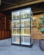 Chique glazen winkelvitrine | Zwarte Museumkast  #2229, Huis en Inrichting, Kasten | Vitrinekasten, Niet ingevuld, 100 tot 150 cm