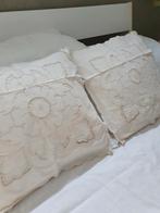 2 Crèmekleurige Kussenhoezen met Kant (ref 136), Ophalen of Verzenden, Nieuw, Beige, Vierkant