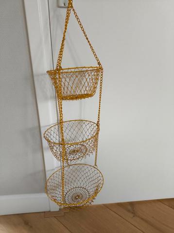 Vintage draadmanden, hang beschikbaar voor biedingen