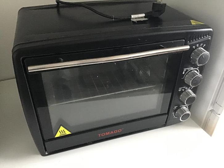 Tomado zwart 4 Knops  bakoven, Witgoed en Apparatuur, Ovens, Gebruikt, Vrijstaand, Oven met grill, Minder dan 45 cm, 45 tot 60 cm