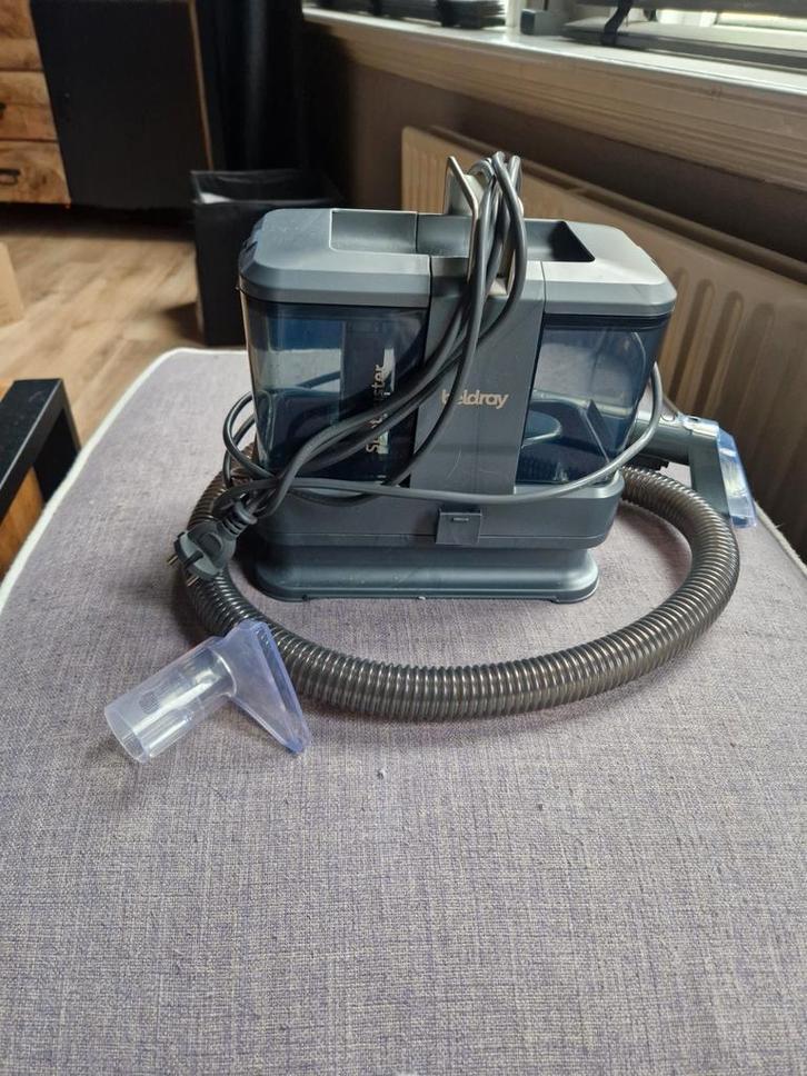 Tapijtreiniger - Ideaal voor het reinigen van uw tapijt!, Witgoed en Apparatuur, Stofzuigers, Gebruikt, Waterstofzuiger, Minder dan 1200 watt