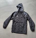Umbro wind/regenjack mesh gevoerd zwart/grijs maat 152, Gebruikt, Jongen of Meisje, Umbro, Ophalen of Verzenden